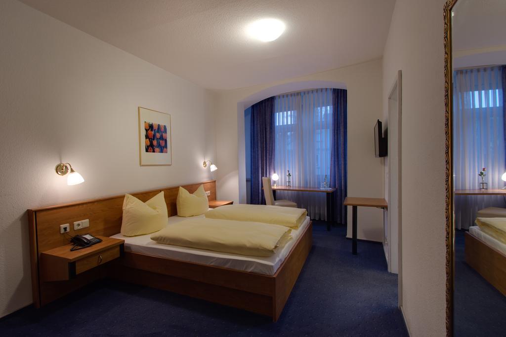 Gasthof Baren Hotel Ochsenfurt Room photo